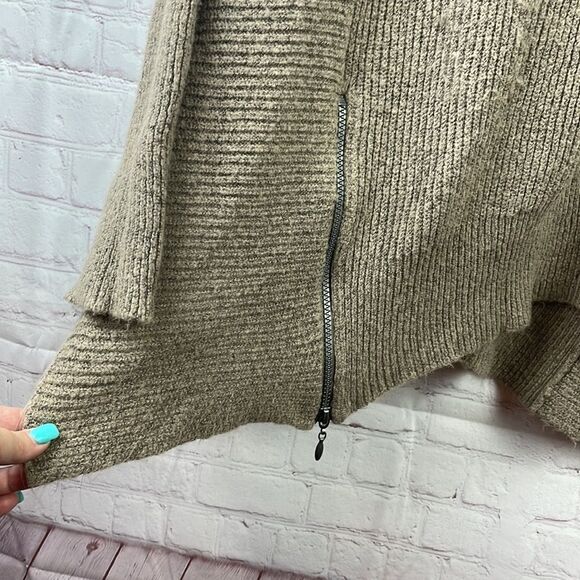 Faded Glory. Cowl neck Hi-Lo Sweater. Tan. Womens XL (16-18). - Picture 4 of 8